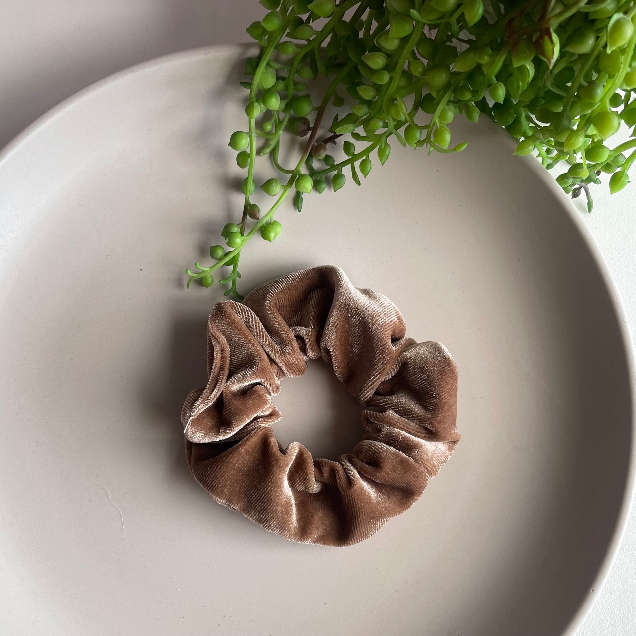 Velvet Scrunchie - Beige