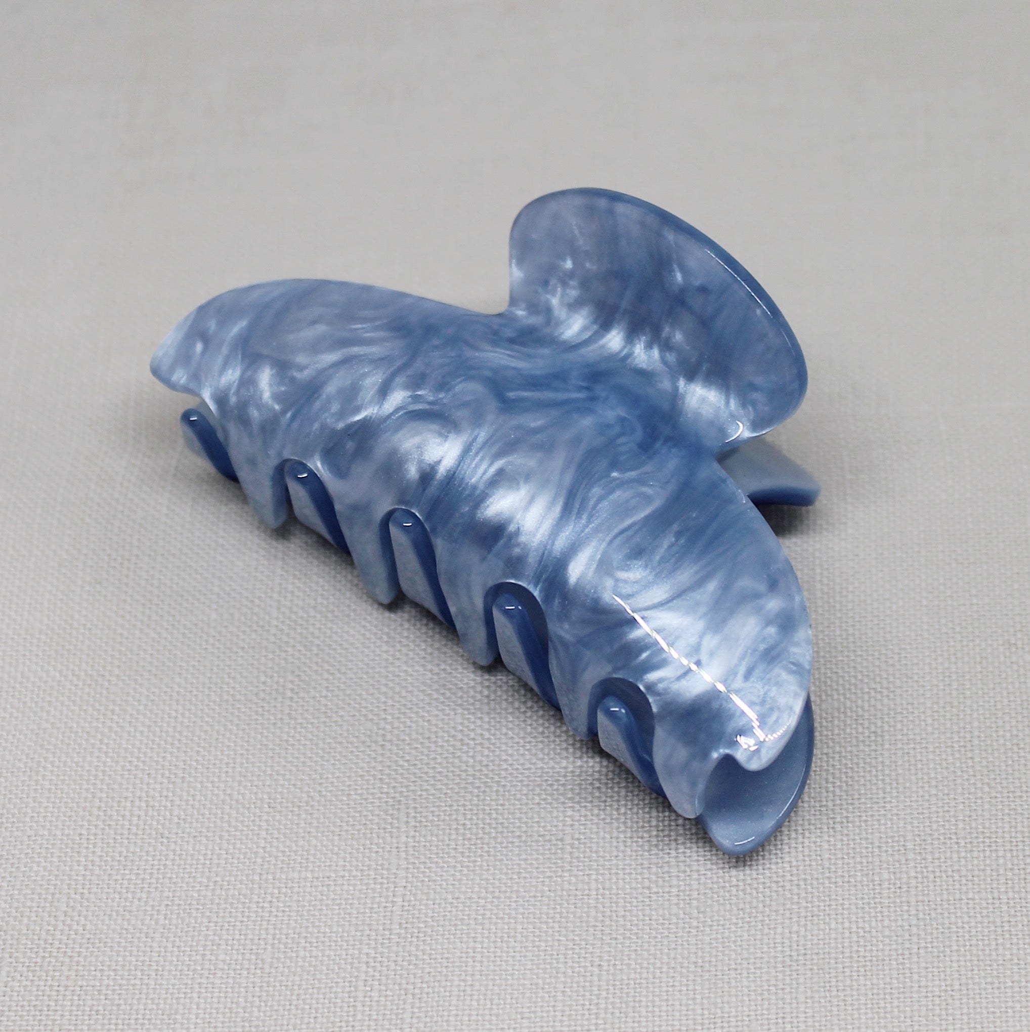 Marbled Resin Claw - Sky Blue – Loxi Studio