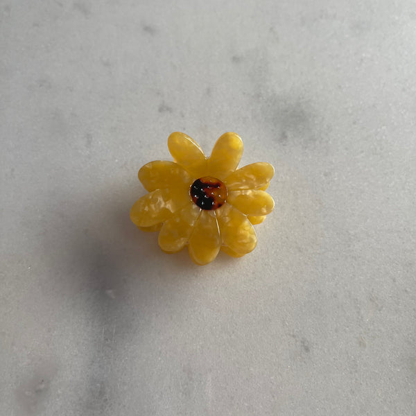 Daisy Claw - Yellow