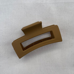 Matte Cutout Claw - Black & Brown